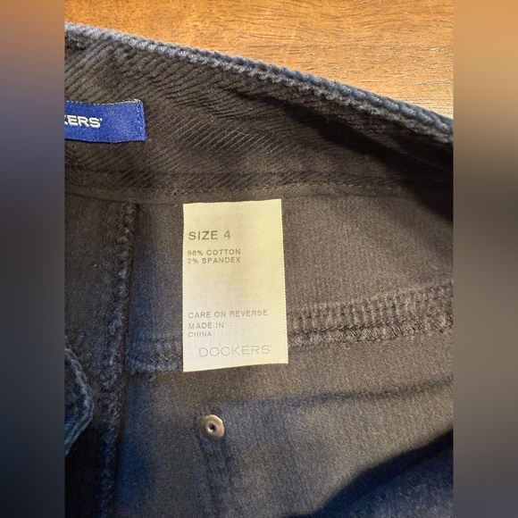 Dockers Black Corduroy Pants Woman’s SZ 4 Straight Leg Stretch Pockets Mid Rise - Picture 7 of 11